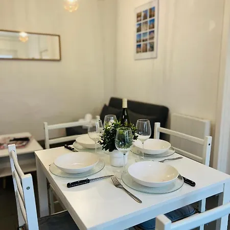 Appartement La Petite Maison Moulinoise, Avec Terrasse, Proche Foirail Et Centre *