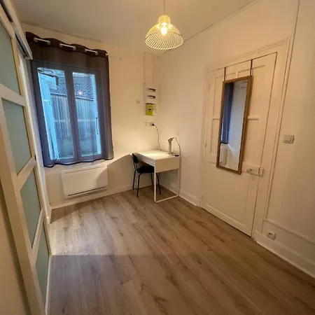 La Petite Maison Moulinoise, Avec Terrasse, Proche Foirail Et Centre * Moulins (Allier)