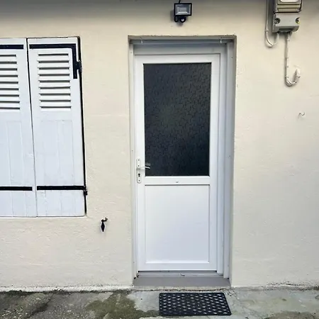 La Petite Maison Moulinoise, Avec Terrasse, Proche Foirail Et Centre Appartement