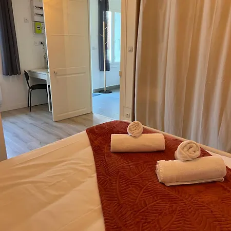 Appartement La Petite Maison Moulinoise, Avec Terrasse, Proche Foirail Et Centre *